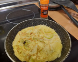 Foto del paso 3 de la receta: Tortilla de calabacín y comino