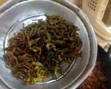 A picture of step 9 of Pyaaz Karele.