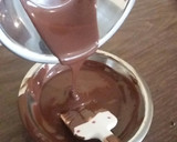 Foto del paso 4 de la receta: Bombones de chocolate rellenos de ganache de maracuyá