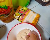 Foto langkah ke 5 dari resep Roti Goreng Isi Coklat (Tanpa Ulen, Adonan Dasar Minyak).