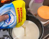 Foto langkah ke 2 dari resep Homemade Ice Cream ala Rumahan, Creamy & Manis Pas!.