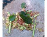 Foto langkah ke 3 dari resep Ayam Goreng Bumbu Kuning.