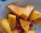 Foto langkah ke 2 dari resep Asinan Mangga Sederhana.