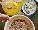 Hình bước làm 1 của món Bánh gối nhà làm