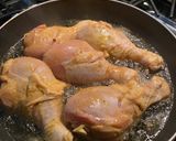 Foto del paso 2 de la receta: Piernitas de pollo frito