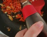 Foto langkah ke 3 dari resep Tumis Sawi Paprika.