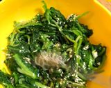 Hình bước làm 3 của món Salad rau chân vịt kiểu Hàn - công thức maangchi