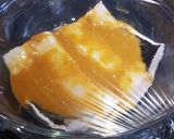 Foto del paso 3 de la receta Merluza marinada en papillote