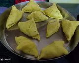 A picture of step 6 of Pea potato samosa.