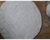 A picture of step 5 of Egg Pizza (without oven).