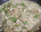 A picture of step 2 of Onion Tomato Pasta.