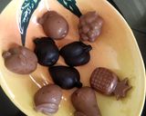 A picture of step 6 of Almond chocolate candy.