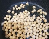 A picture of step 3 of Sri Lankan fish curry.