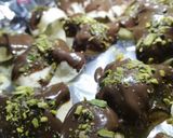 صورة لخطوة 1 من وصفة شوكو شيبس حلى مالح 🥨🍫
