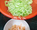 Hình bước làm 2 của món Canh tôm và mộc nấu khổ qua