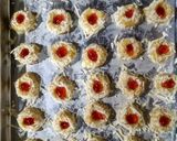 Foto langkah ke 3 dari resep Thumbprint cookies.