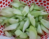 Hình bước làm 4 của món Canh chua cá hồi