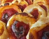 A picture of step 4 of Puff Pastry Mini Pizzas.