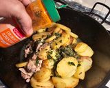 Foto del paso 7 de la receta: Patatas a lo pobre caldosas con cerdo