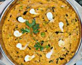 A picture of step 7 of Methi matar malai.