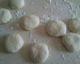 Foto del paso 2 de la receta: Pizzetas de salchicha con romero