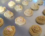 Foto langkah ke 4 dari resep Kue Bangkit Susu.