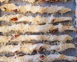 Sajtos-baconos, sajtos-kolbászos csavart recept fázis 2 fotója
