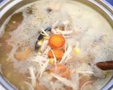 Foto langkah ke 5 dari resep Sup Ayam Telur Kocok.