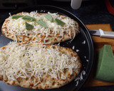 Foto del paso 2 de la receta: Focaccia con mozzarella y queso de pesto