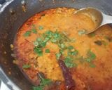 A picture of step 4 of Double tadka lahsuni Urad Dal.