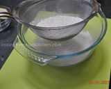 عکس مرحله 3 از دستور کیک کشمشی پرتقالی