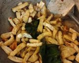 Foto langkah ke 2 dari resep Oseng Kikil cabe hijau.