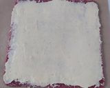 Foto langkah ke 4 dari resep Cheese Taro Roll Cake.
