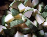 Foto del paso 3 de la receta: Postre: calabacitas con leche