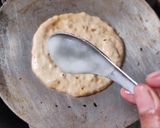 A picture of step 3 of Banana pancake.