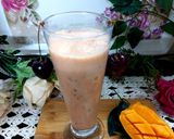 A picture of step 5 of Mango 🥭 n 🍒Cherry milk 🥛shake 😋.