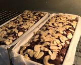 Foto langkah ke 6 dari resep Dark Choco Chewy Brownies 🍫.