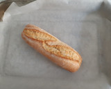 Foto del paso 3 de la receta: Pan de ajo con queso. Delicioso y crujiente