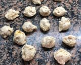 Foto del paso 5 de la receta: Pancitos saborizados con queso, cebolla y especias