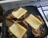 Foto del paso 4 de la receta: Sandwichs de bife de chorizo con queso