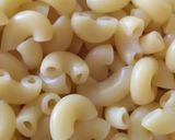 A picture of step 3 of Tomato bucket red sauce pasta.