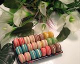 Hình bước làm 9 của món Bánh Macarons bảy sắc cầu vồng