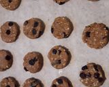 Foto del paso 3 de la receta: Galletas de avena y pasas sin azúcar 😋