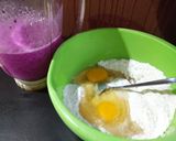 Foto langkah ke 2 dari resep Pukis Buah Naga.