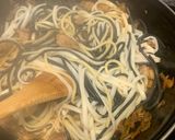 Foto del paso 4 de la receta: Fideos udon salteados con secreto ibérico