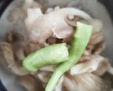 Gambar langkah 3 resipi Masak Lemak Cendawan Tiram.