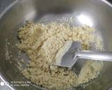 A picture of step 2 of Suji halwa.