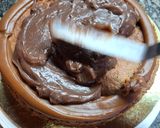 Foto del paso 8 de la receta: Torta rellena de chocolate decorada con chantilly de chocolate