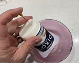 Foto del paso 1 de la receta: Salsa de yogurt para ensaladas 🥗