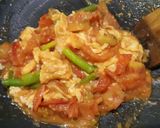 รูปขั้นตอนการทำที่ 6 ของ มะเขือเทศผัดไข่ 🍅 สไตล์เกาหลี